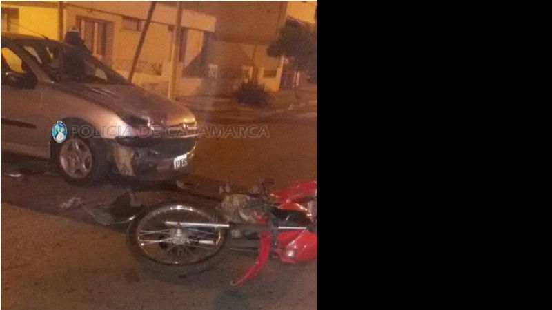 Chocaron un auto y una moto
