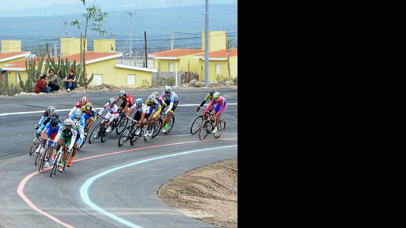 Competencia inaugural de la "Pista Escuela Municipal de Ciclismo"