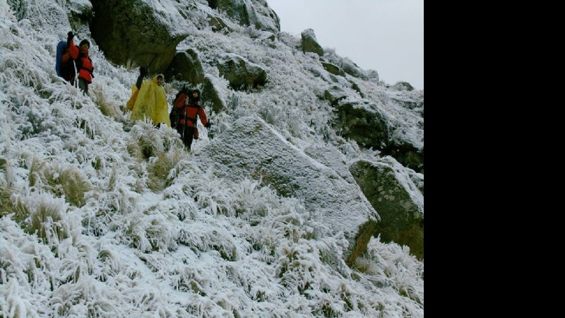 La nieve, una visita extraña de las montañas ambateñas en octubre