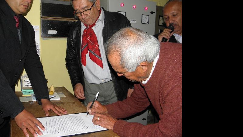 El intendente Mendoza puso en funcionamiento el pozo los regantes de Famatanca