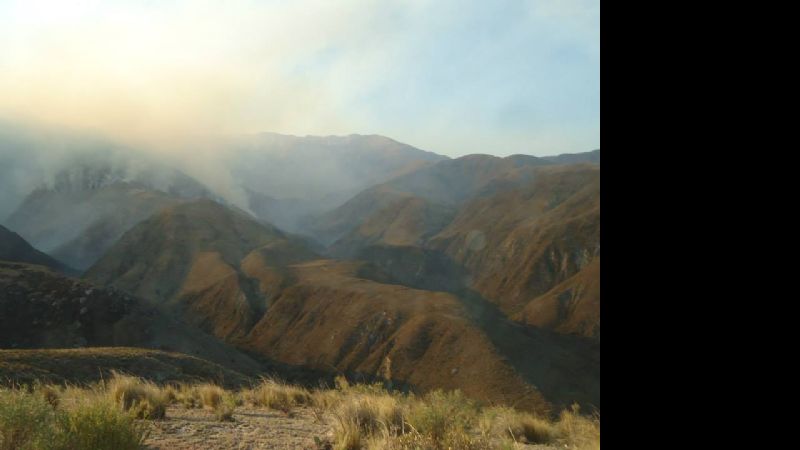Preocupante incendio en Villa Vil