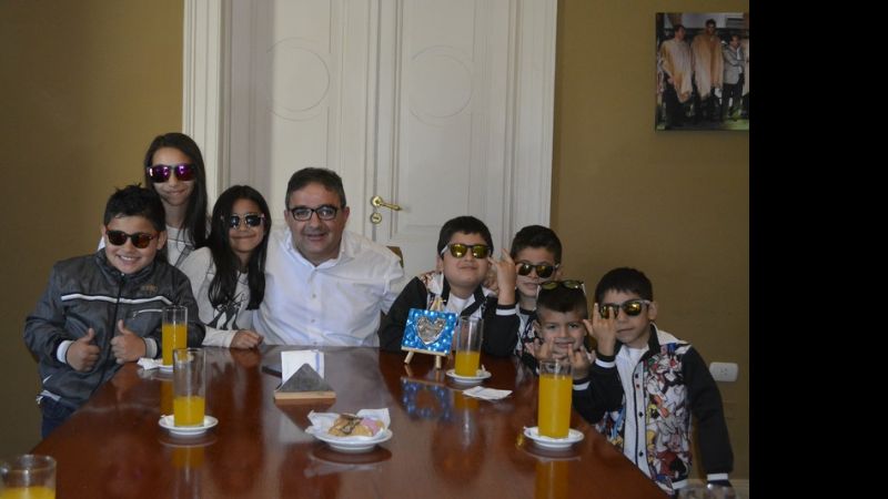 "Los Potritos", finalistas del casting de Argentiniños, visitaron al intendente