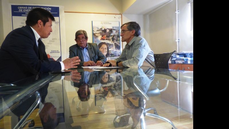 Se firmó convenio para brindar servicio de Internet a El Peñón