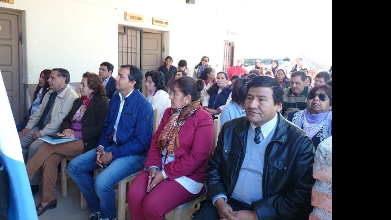 A diez días de las elecciones, Sánchez sigue caminando por toda Santa María