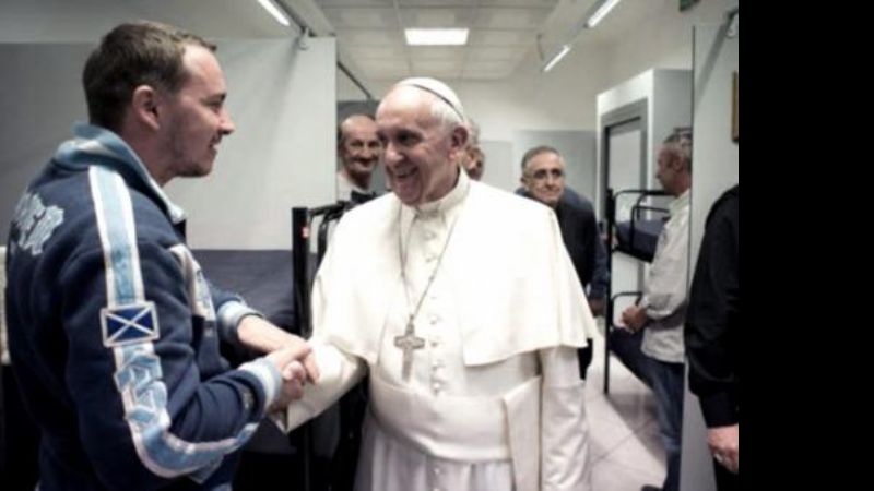 Sorpresiva vista del Papa a los sin techo en el nuevo refugio del Vaticano