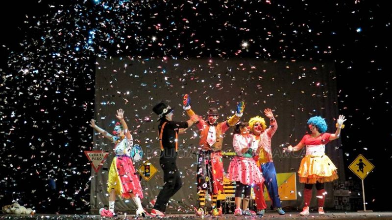 "Payasos en Peligro" se presentó en el Cine Teatro Catamarca