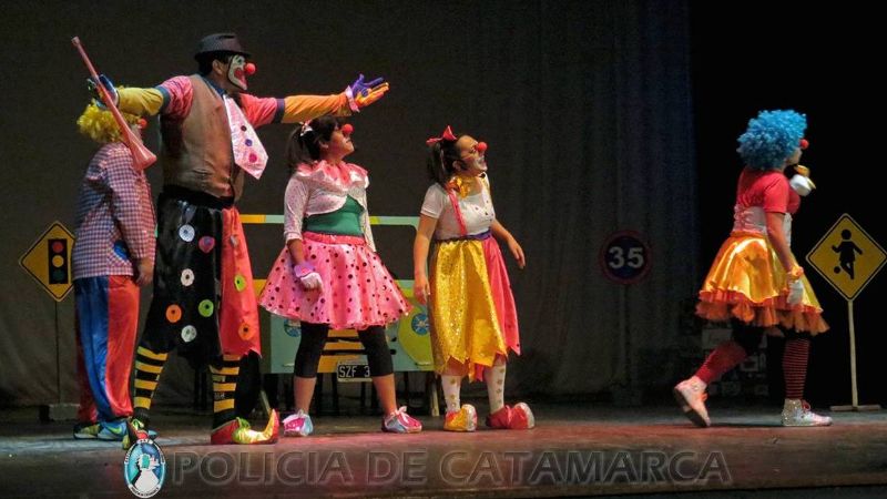 "Payasos en Peligro" se presentó en el Cine Teatro Catamarca
