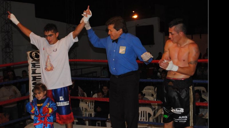 Y “el Johnny” Herrera, aunque le costó, “derritió” al “Chocolate” Blanco