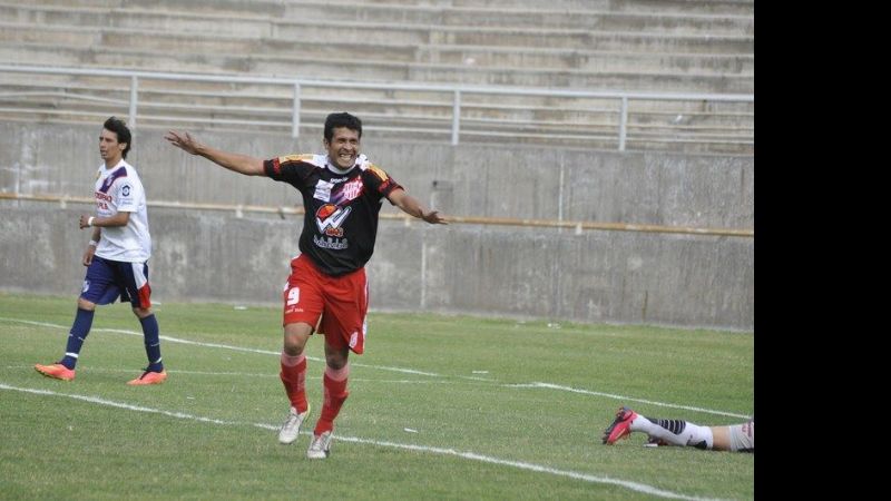 Villa Cubas festejó la clasificación con goleada y “Poli” zafó con un empate