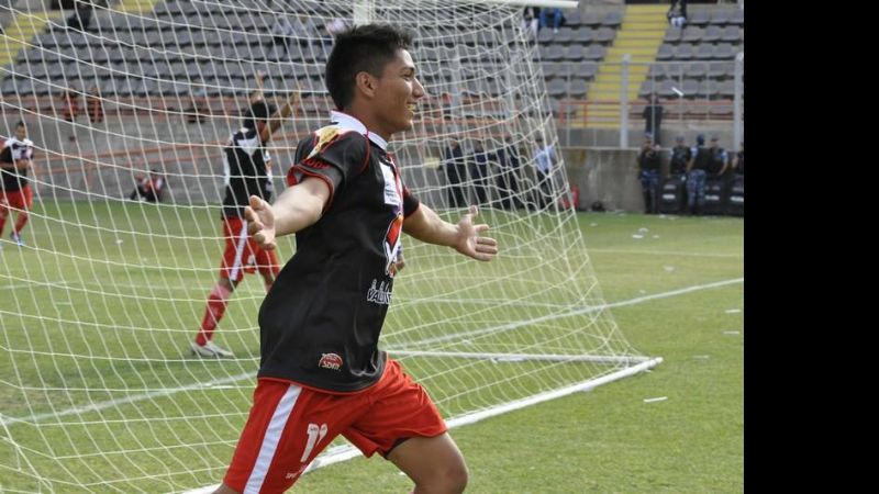 Villa Cubas festejó la clasificación con goleada y “Poli” zafó con un empate