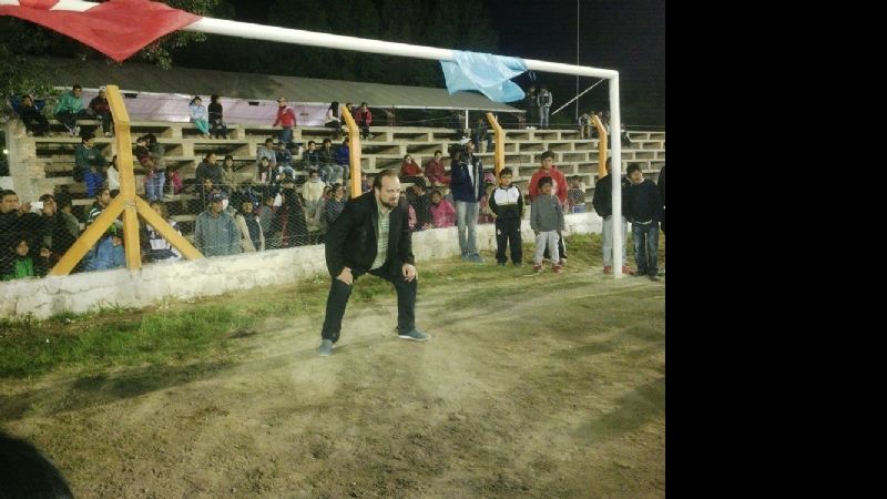 Brumec atajó penales y perdió la apuesta