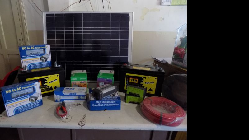 Esta semana continúa la instalación de equipos fotovoltaicos en El Cajón