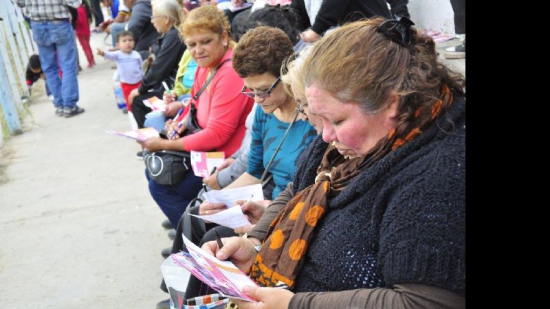 Exitoso Bingo Familiar para homenajear a las mamás de Valle Viejo