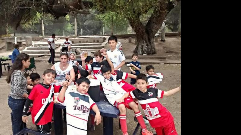La Escuela de Fútbol “La Banda de River” visitó La Rioja