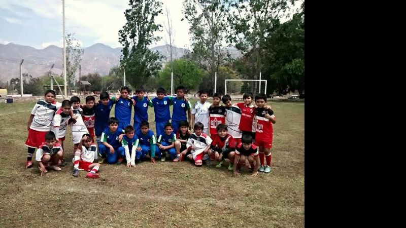 La Escuela de Fútbol “La Banda de River” visitó La Rioja