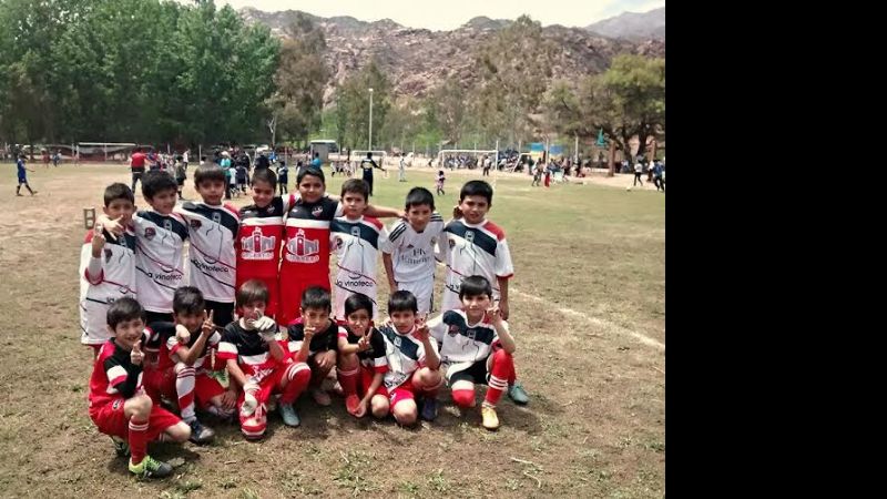 La Escuela de Fútbol “La Banda de River” visitó La Rioja