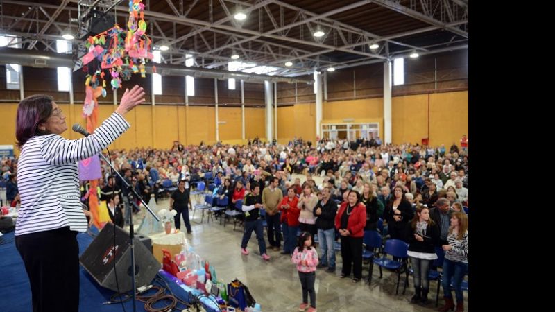 La Gobernadora festejó con más de 2.500 abuelos