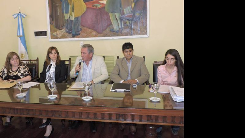 Convenio con municipios para reconvertir el alumbrado público