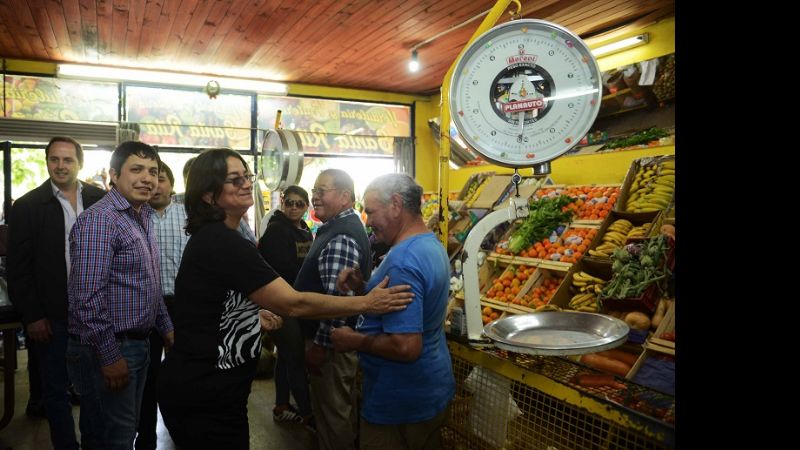 Lucía caminó las calles tinogasteñas junto a candidatos y militantes