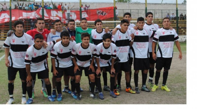 Independiente y Juventud Unida jugarán el sábado la final del “Petit”