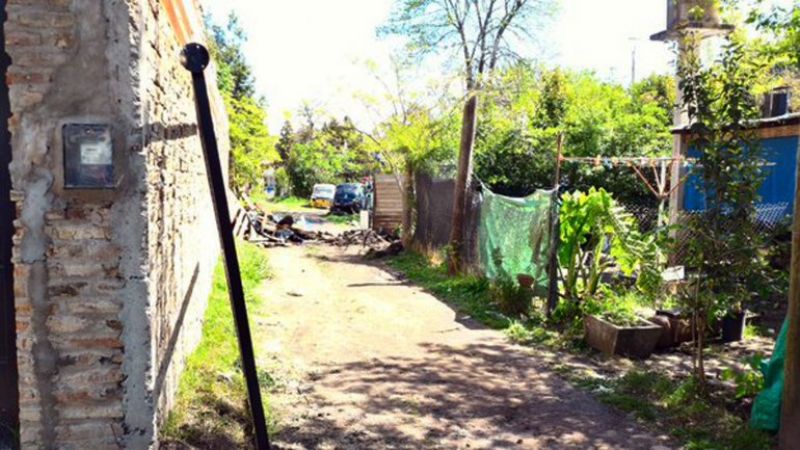 Hallaron a una mujer enterrada debajo de un pelotero