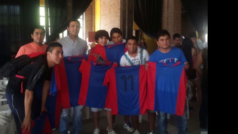 Sánchez suma la adhesión de los jóvenes