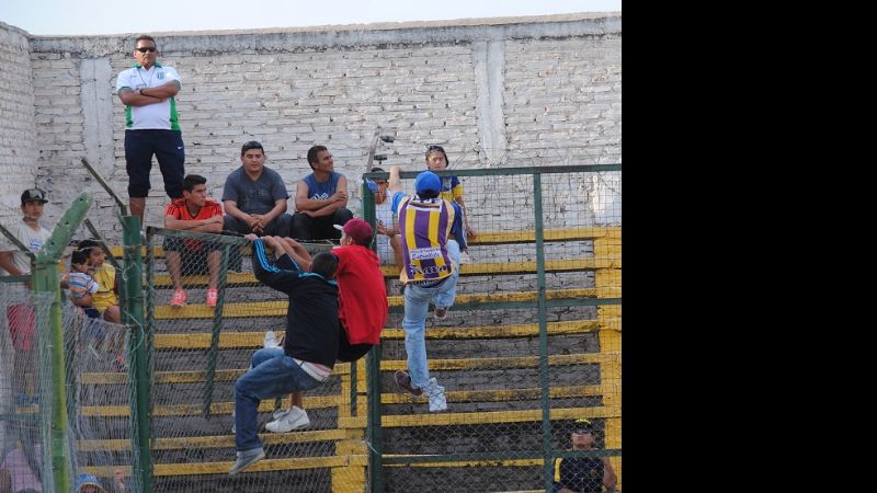 Los impresentables de siempre, no se dieron con el gusto