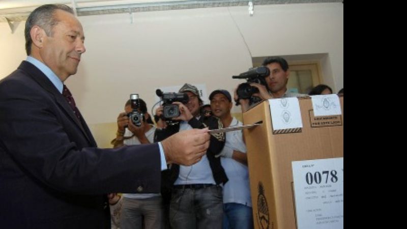 Rodríguez Saá fue el primer candidato presidencial en emitir su voto