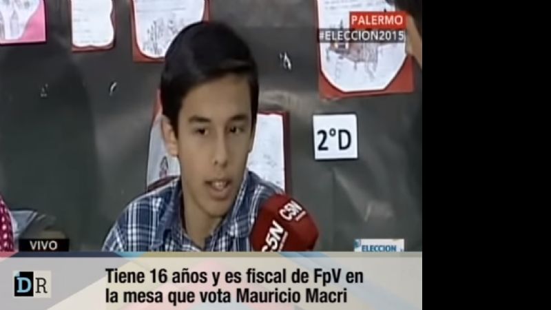 Con 16 años, es fiscal del FPV en la mesa donde votó Macri