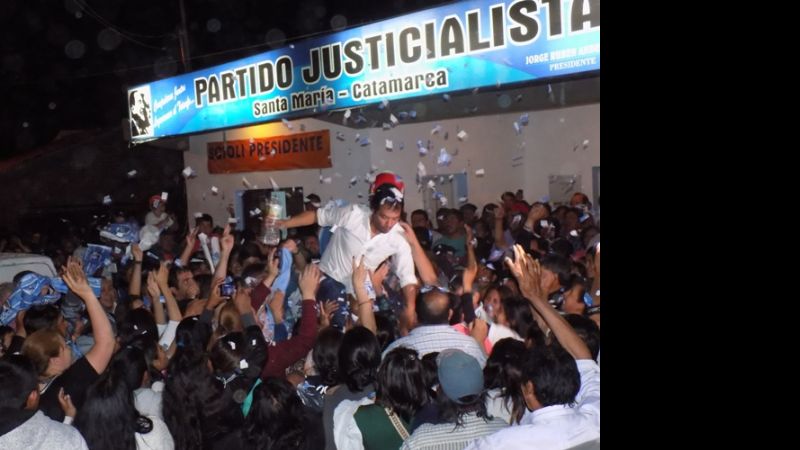 Con más del 80% de participación, Sánchez se llevó una diferencia de 800 votos