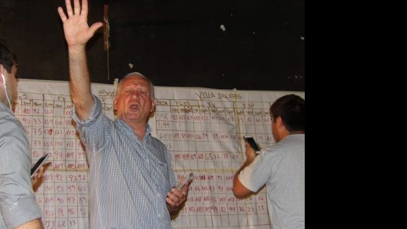 Una diferencia de 300 e importante cantidad de votos en blancos