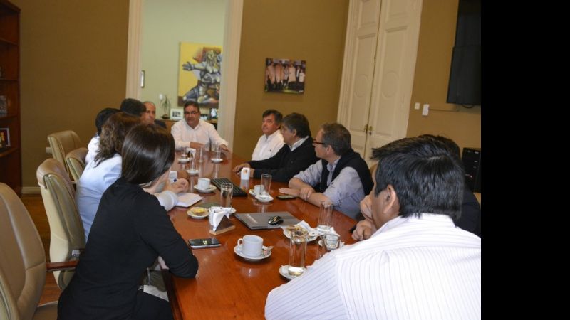 Jalil trabaja con su equipo el presupuesto 2016