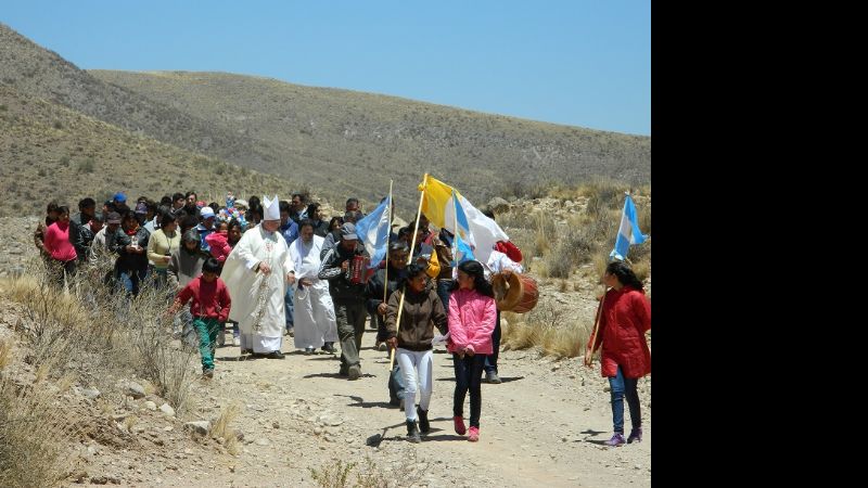 Consagran altar del templo de Minas Capillitas a más de 2.900 metros de altura