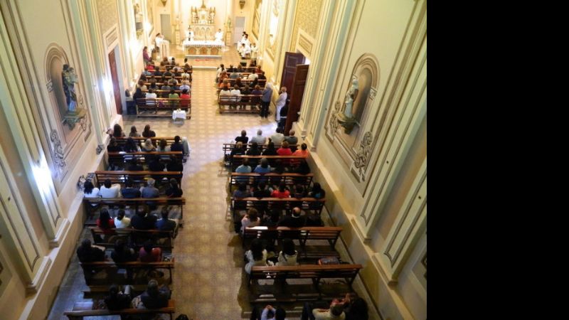 Misa en inglés y encuentro cultural en la Capilla del antiguo Seminario