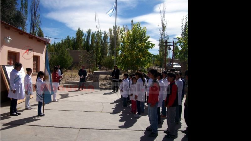 Alumnos y docentes intoxicados en Palo Blanco y Punta de Agua