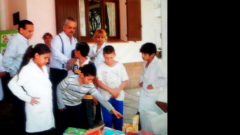 Útiles escolares y boleto estudiantil para alumnos del Hogar Escuela