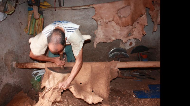 Taller sobre curtido de cueros