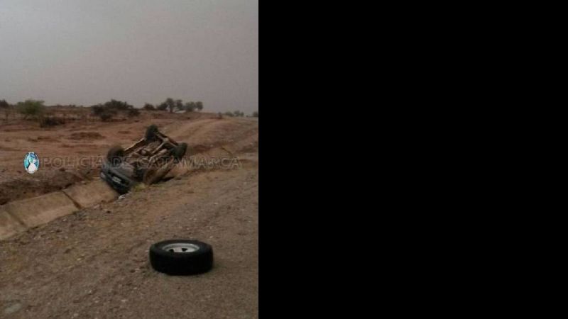 Volcó una camioneta en la ruta 40