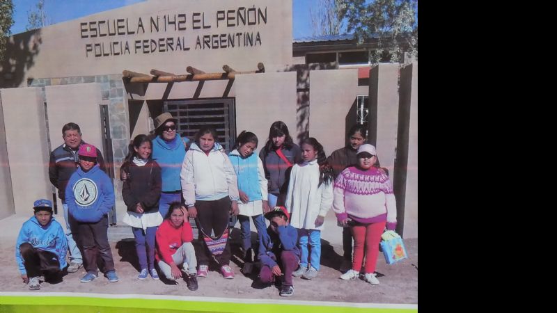 Entrega de mobiliario a escuelas de Santa María
