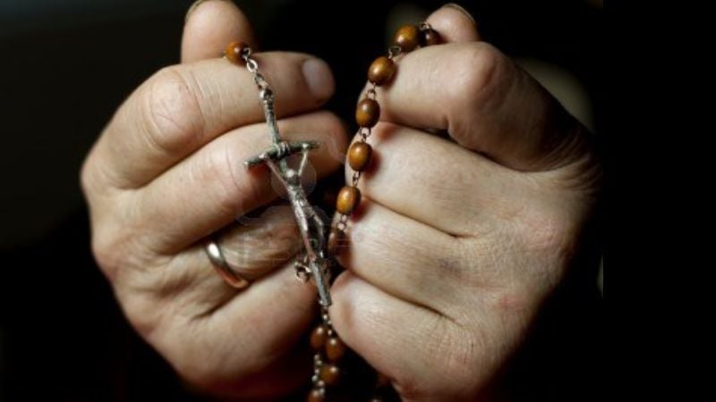 Rezo del Santo Rosario Misionero en la Catedral