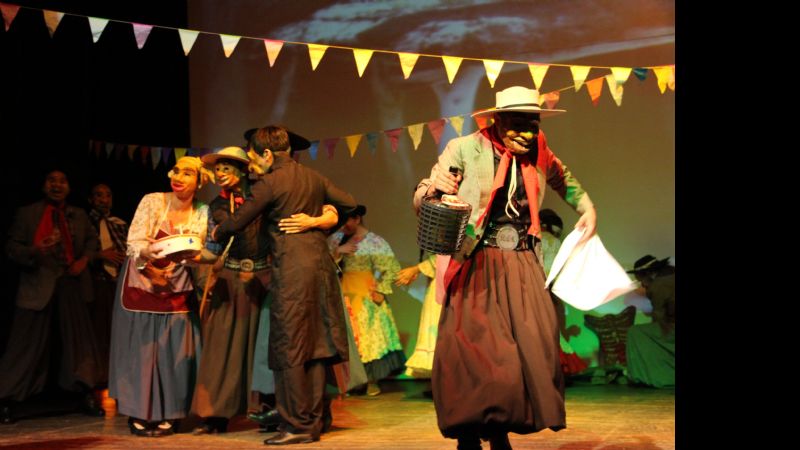 Inicia sus actividades la Escuela del Ballet Folklórico