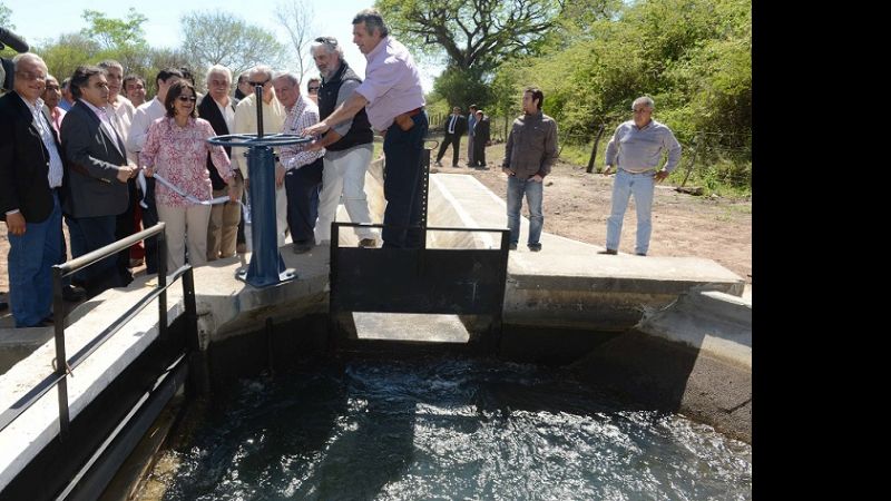 La Gobernadora inauguró un nuevo edificio escolar en El Alto