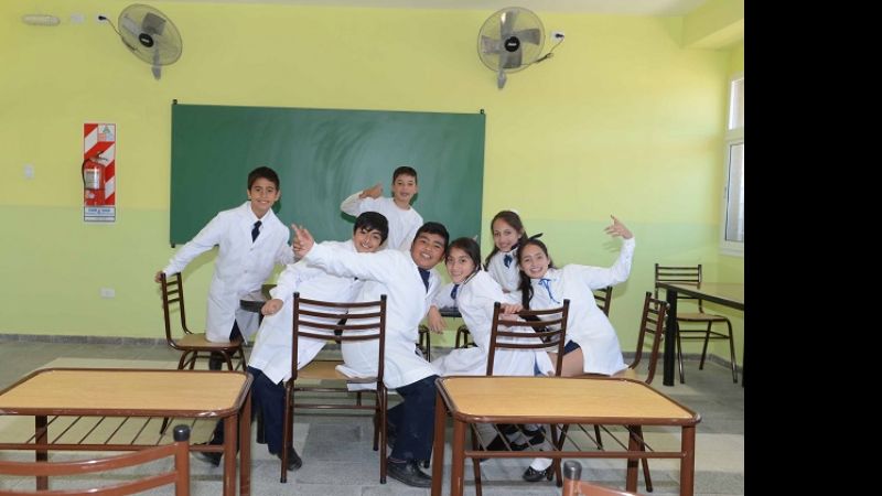 La Gobernadora inauguró un nuevo edificio escolar en El Alto