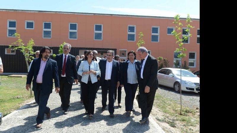 La Gobernadora inauguró pabellones nuevos y un jardín en el CAPE