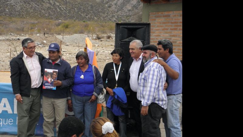 Entrega de viviendas rurales en el distrito de San José