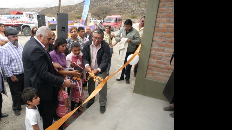 Entrega de viviendas rurales en el distrito de San José