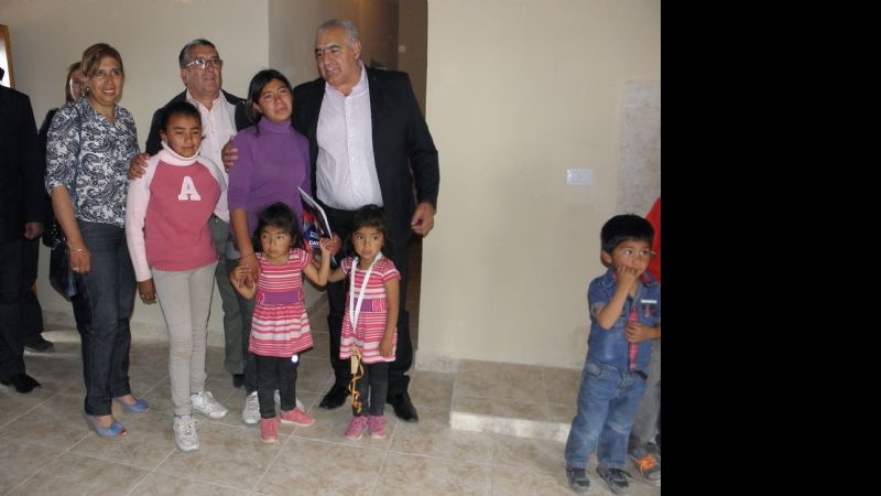 Entrega de viviendas rurales en el distrito de San José