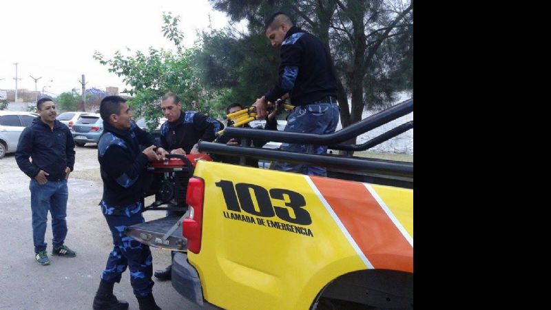 Entregan elementos de trabajo a las Unidades Especiales de la Policía