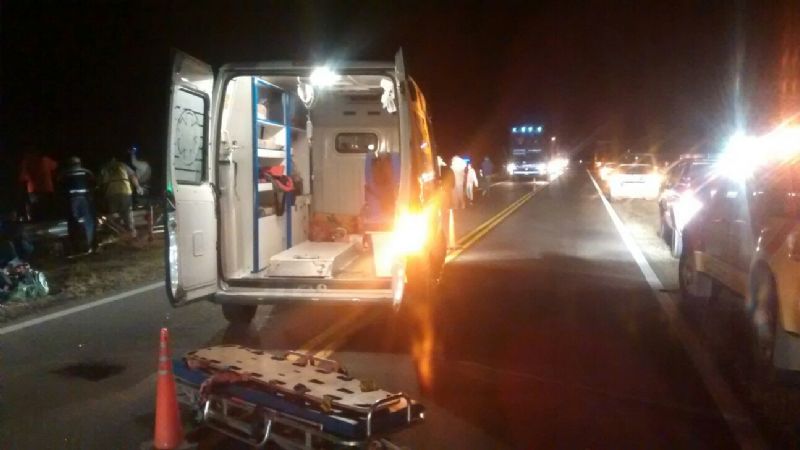Volcó un colectivo: hay 5 personas con heridas graves