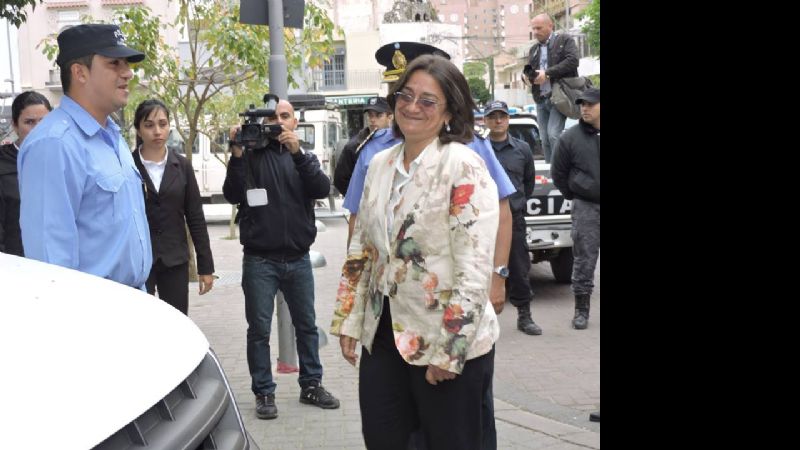 Lucía entregó 59 móviles nuevos para la Policía de Catamarca